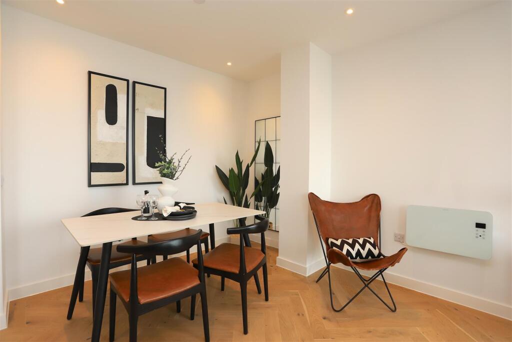 3 bedroom apartment for sale in Victoria House, East Piccadilly, M4